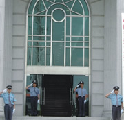 服务态度好，保安人员素质较高！